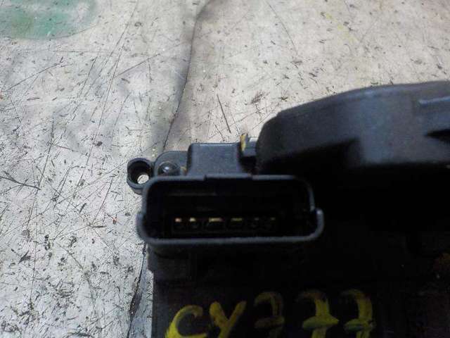 RENAULT 825030574R Cerradura de puerta trasera izquierda  en stock Salamanca