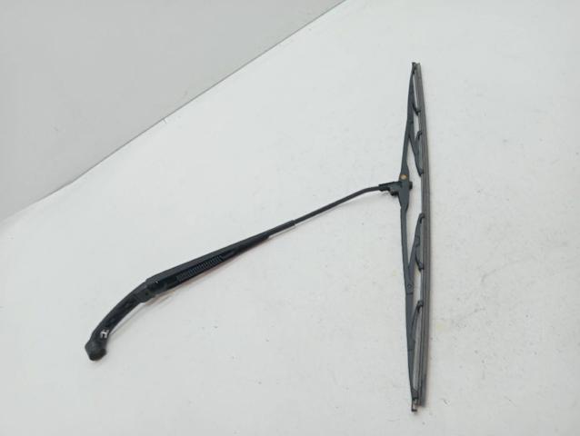 8250A171 MITSUBISHI Brazo del limpiaparabrisas  en stock Huelva
