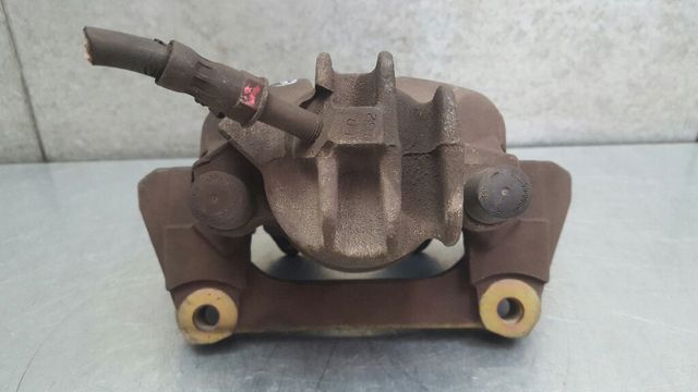 VOLVO 8251315 Pinza de freno delantera izquierda  disponible España