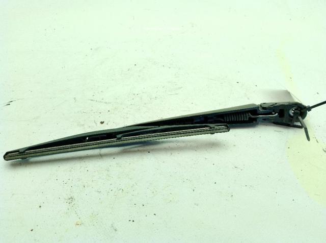 8253A029 Brazo del limpiaparabrisas trasero  disponible Málaga