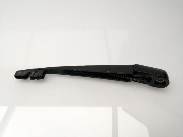 8253A029 Brazo del limpiaparabrisas, trasero  en stock Castellón