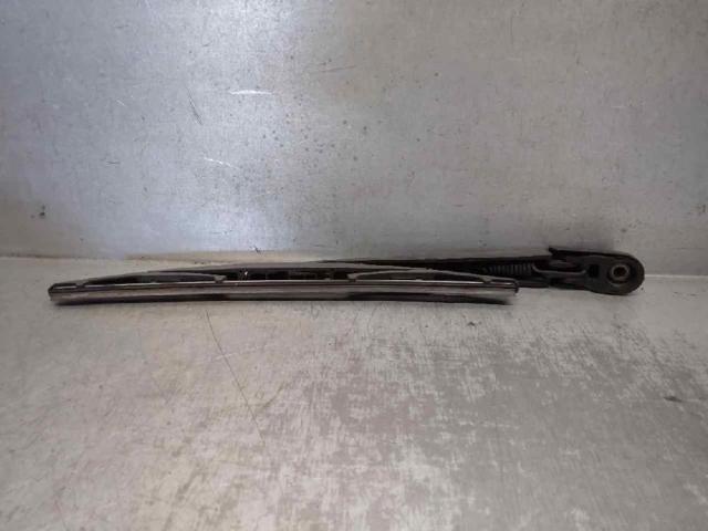8253A029 Brazo del limpiaparabrisas, trasero  en stock Granada