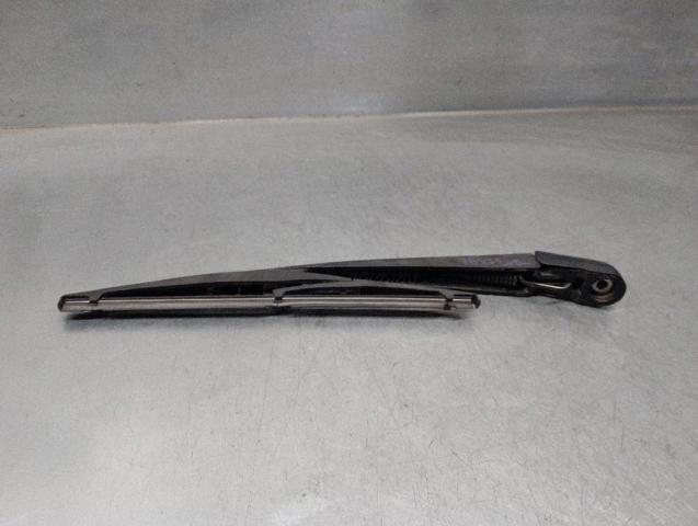 8253A029 Brazo del limpiaparabrisas trasero  comprar en Reus