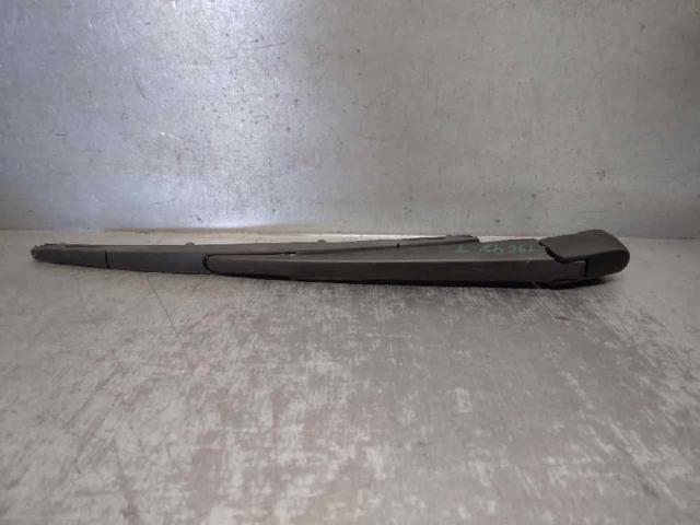 8253A029 Brazo del limpiaparabrisas, trasero  en stock Granada