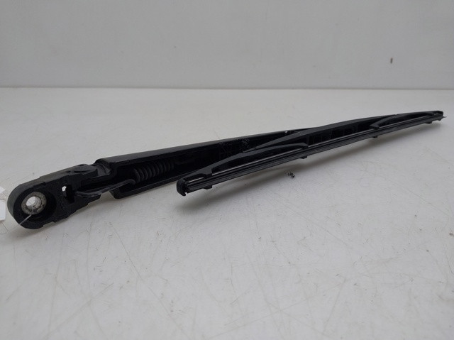 8253A029 Brazo del limpiaparabrisas trasero  disponible Burgos