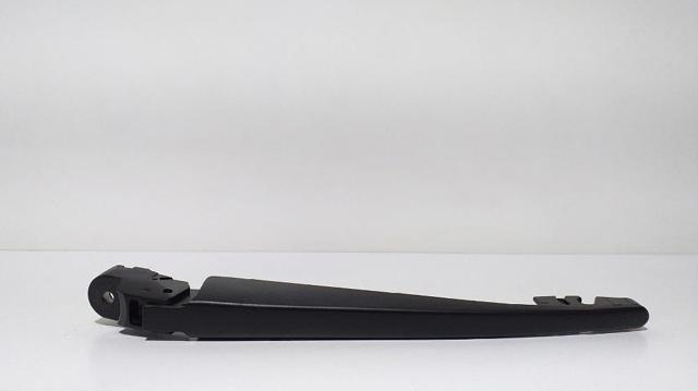 Brazo del limpiaparabrisas, luna trasera 8253A029 MITSUBISHI