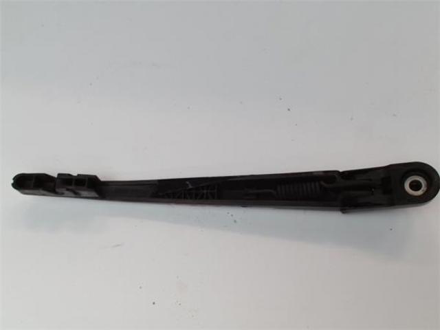 8253A029 Brazo del limpiaparabrisas trasero  comprar en Reus