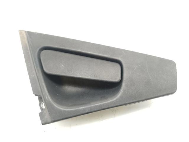 826067059R Soporte de manija exterior de puerta trasera izquierda  disponible Burgos