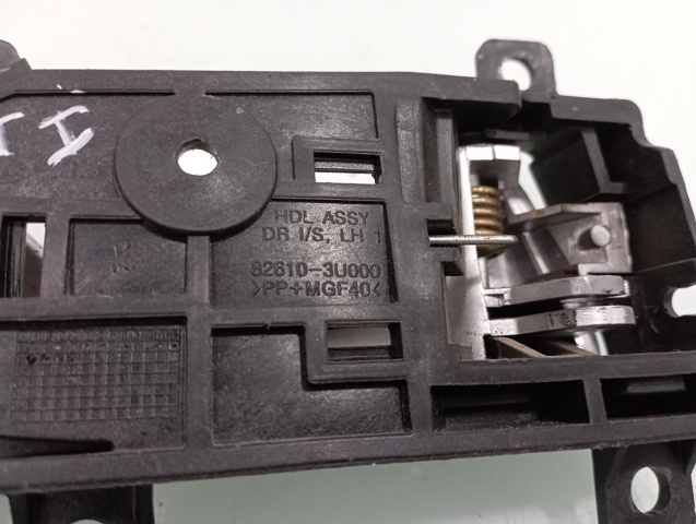 826103U000 HYUNDAI Manija interior izquierda delantera/trasera de puerta  en stock Gandía
