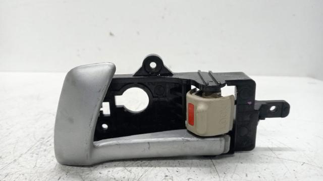 82613CM000 Manija interior de puerta delantera izquierda  comprar en Reus
