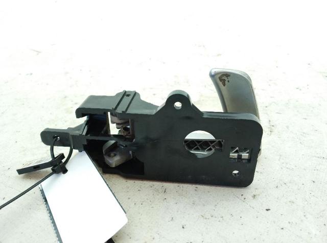 82613CM000 HYUNDAI Manija interior de puerta delantera izquierda  en stock Gandía