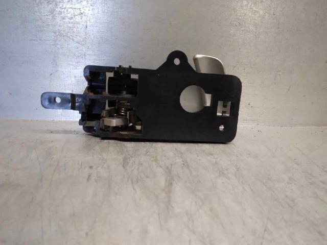 82613CM000 HYUNDAI Manija interior de puerta delantera izquierda  en stock Huelva