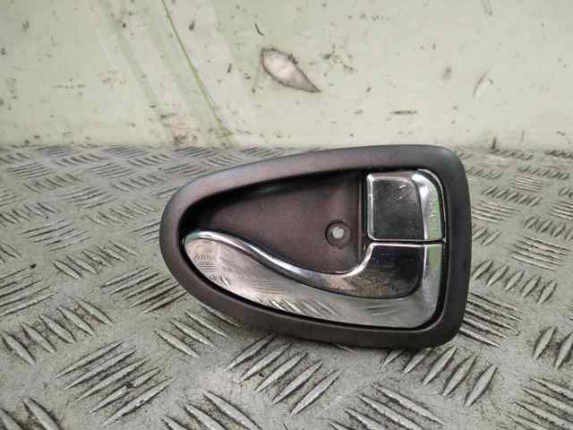 HYUNDAI 8262025000 Manija interior derecha delantera/trasera de puerta  comprar en Ponferrada