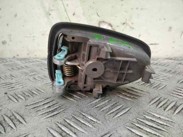 HYUNDAI 8262025000 Manija interior derecha delantera/trasera de puerta  comprar en Ponferrada