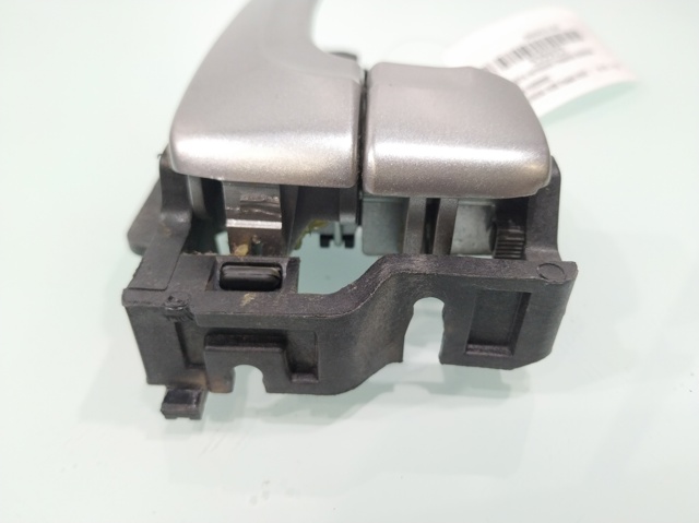 826232S000 Manija interior derecha delantera/trasera de puerta  comprar en Zaragoza