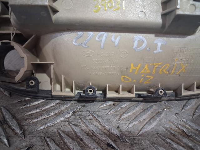 Manija exterior izquierda de puerta delantera 8265017000 HYUNDAI