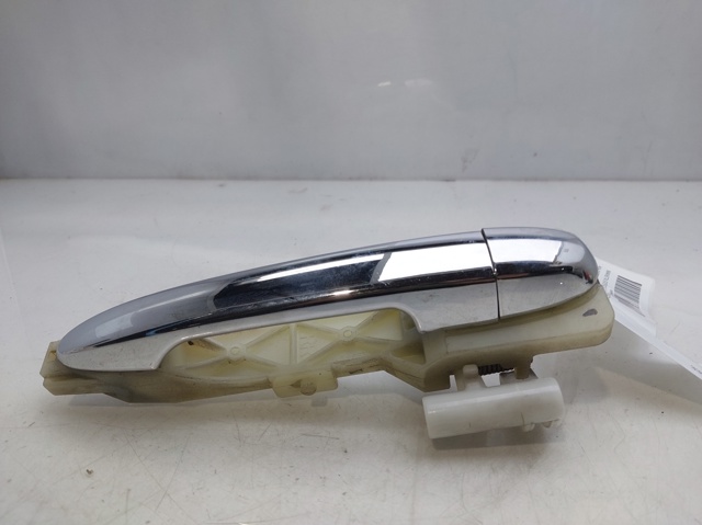 Tirador de puerta exterior delantero izquierda 826501D000 Hyundai/Kia