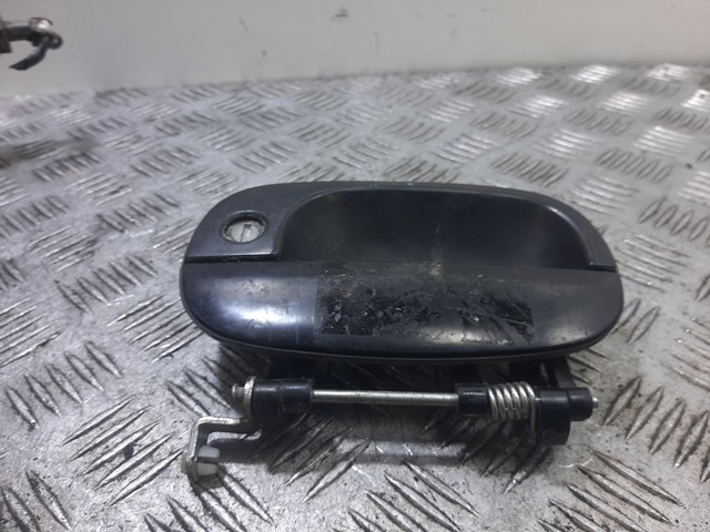 Manija exterior izquierda de puerta delantera 826504A000 HYUNDAI