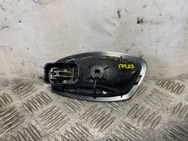 826720001R Renault (RVI)