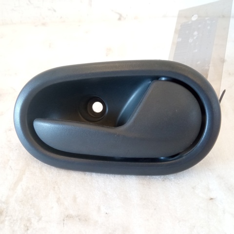 826721919R Manija interior de puerta delantera derecha  comprar en Zaragoza