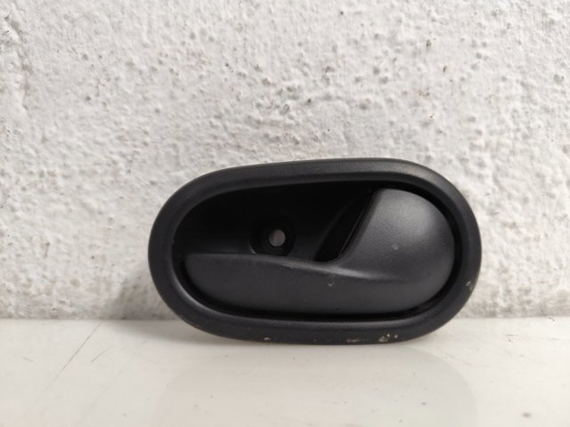 826721919R RENAULT Manija interior de puerta delantera derecha comprar Bilbao