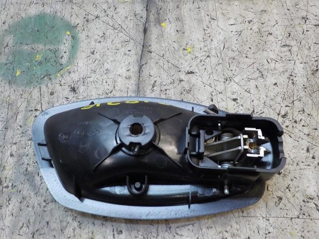 826733790R RENAULT Manija interior izquierda delantera/trasera de puerta  en stock Gandía