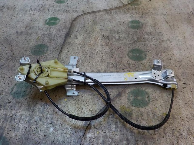 827200008R RENAULT Mecanismo de elevalunas de la puerta trasera derecha  en stock Gandía