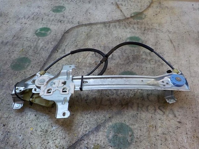 RENAULT 827200008R Mecanismo de elevalunas de la puerta trasera derecha  disponible España