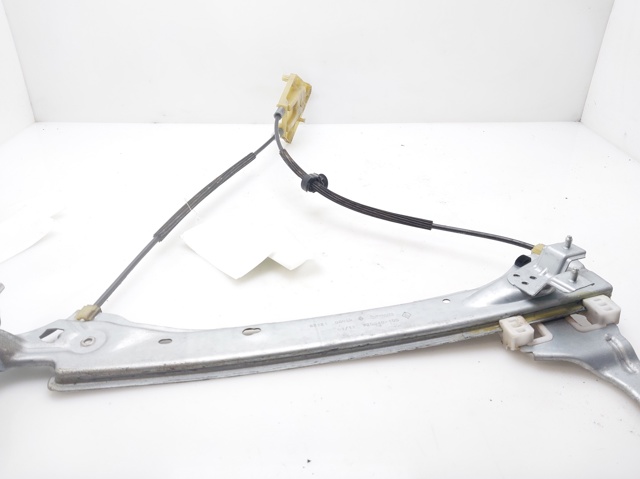 827210008R Renault (RVI)