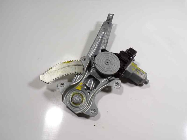 827211U600 NISSAN Mecanismo de elevalunas de la puerta trasera izquierda  en stock Gandía