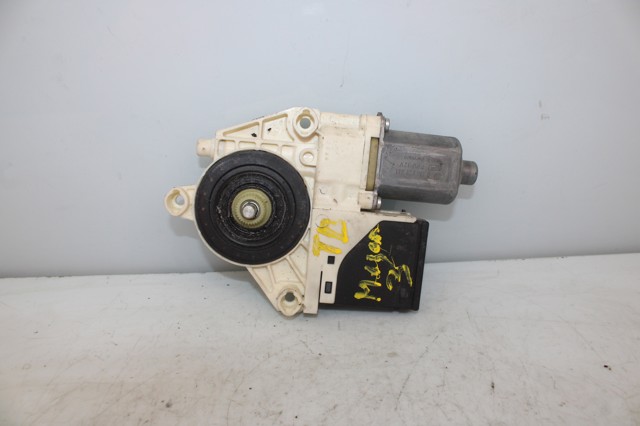 827300003R RENAULT Motor del elevalunas de la puerta trasera derecha  comprar en Oviedo