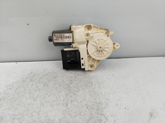 827300003R Motor del elevalunas de la puerta trasera derecha  en stock Castellón