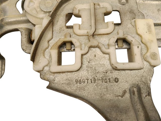 827300003R Motor del elevalunas de la puerta trasera derecha  comprar en Reus