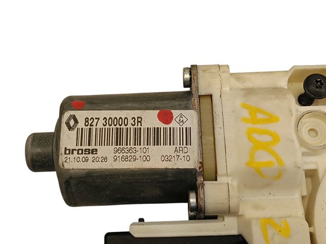 RENAULT 827300003R Motor del elevalunas de la puerta trasera derecha  en stock Valencia