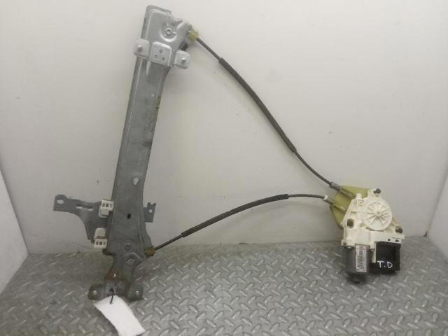 RENAULT 827300003R Motor del elevalunas de la puerta trasera derecha  comprar en Albacete
