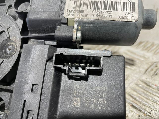 827303178R RENAULT Motor del elevalunas de la puerta trasera derecha comprar Alcalá