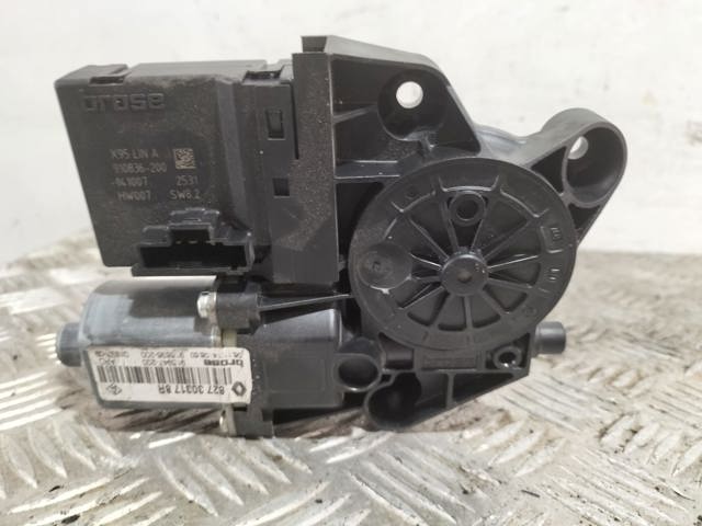 RENAULT 827303178R Motor del elevalunas de la puerta trasera derecha  comprar en Ponferrada