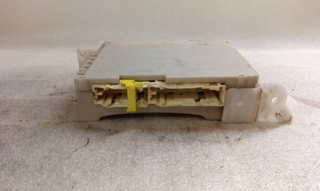 8273052K40 TOYOTA comprar Bilbao