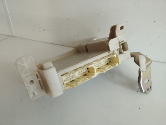 8273052K40 Toyota