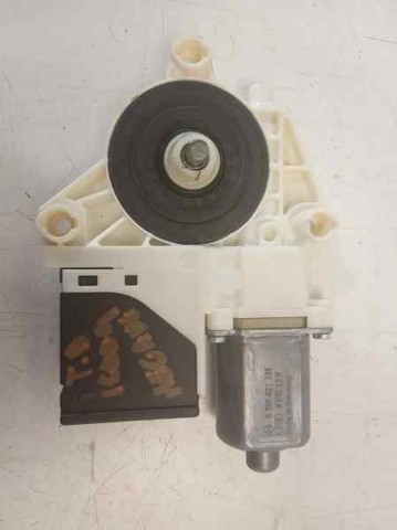 RENAULT 827306548R Motor del elevalunas de la puerta trasera derecha  comprar en Ponferrada
