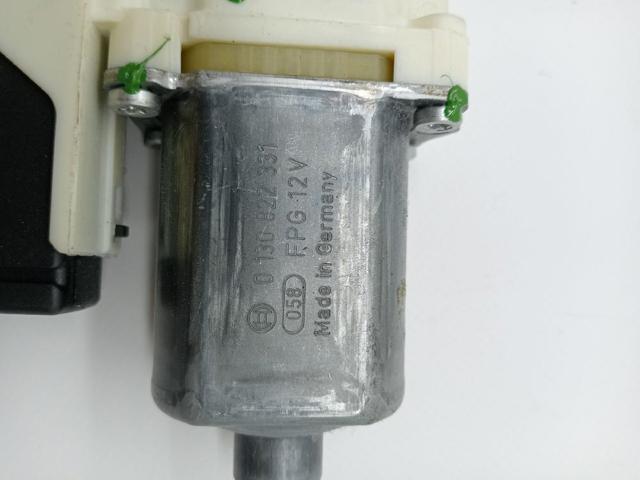 RENAULT 827306548R Motor del elevalunas de la puerta trasera derecha  en stock Terrassa