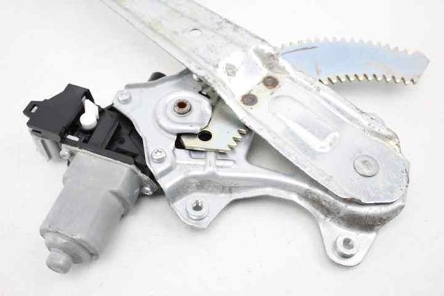 82730CV01B NISSAN Motor del elevalunas de la puerta trasera izquierda  en stock Gandía