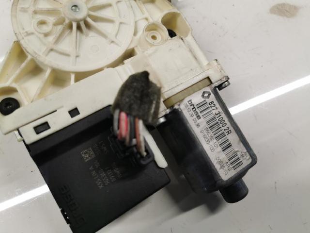 827310002R RENAULT Motor del elevalunas de la puerta trasera izquierda  disponible Alicante
