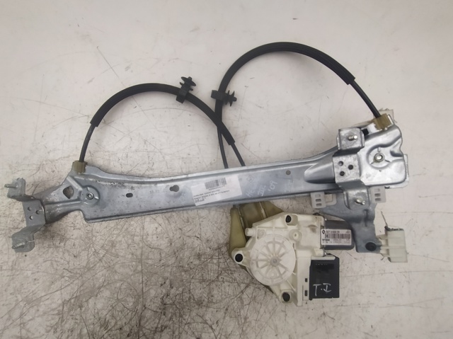 RENAULT 827310002R Motor del elevalunas de la puerta trasera izquierda  en stock Valencia