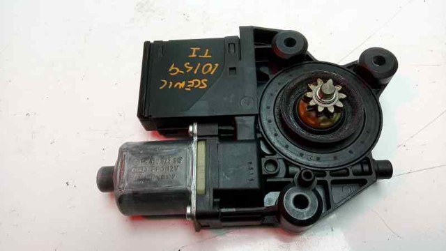 827310166R Motor del elevalunas de la puerta trasera izquierda  disponible Utrera