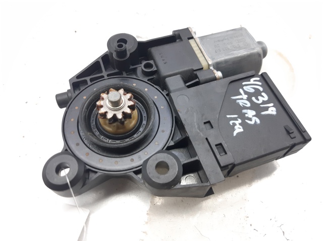 RENAULT 827310166R Motor del elevalunas de la puerta trasera izquierda  en stock Terrassa