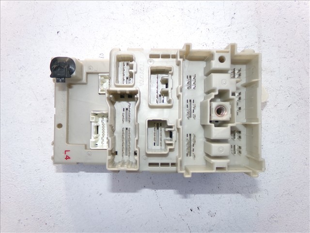 8273342080 Caja de fusibles trasera interior  comprar en Pontevedra