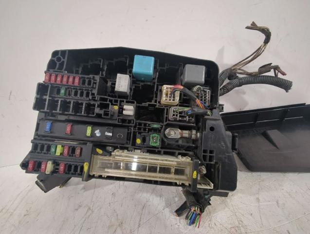 Caja de fusibles Toyota Auris E15
