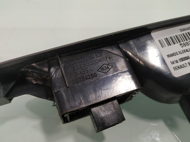 829500004R RENAULT Botón de encendido del motor del elevalunas trasero derecho  en stock Córdoba