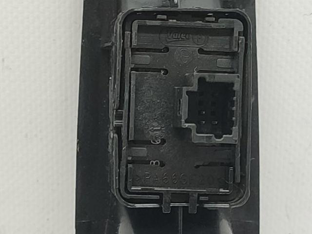829500004R Botón de encendido del motor del elevalunas trasero derecho  comprar en Reus